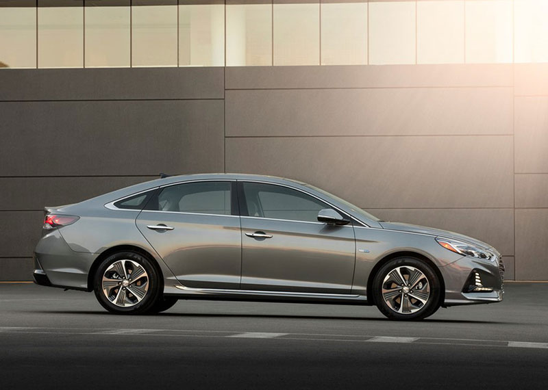 Hyundai Sonata Hybrid 2018 - sedan bình dân nhiều tính năng hiện đại